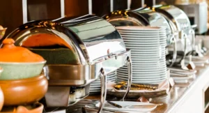 chafing dish ou bain-marie professionnels pour buffet petit-déjeuner hôtel